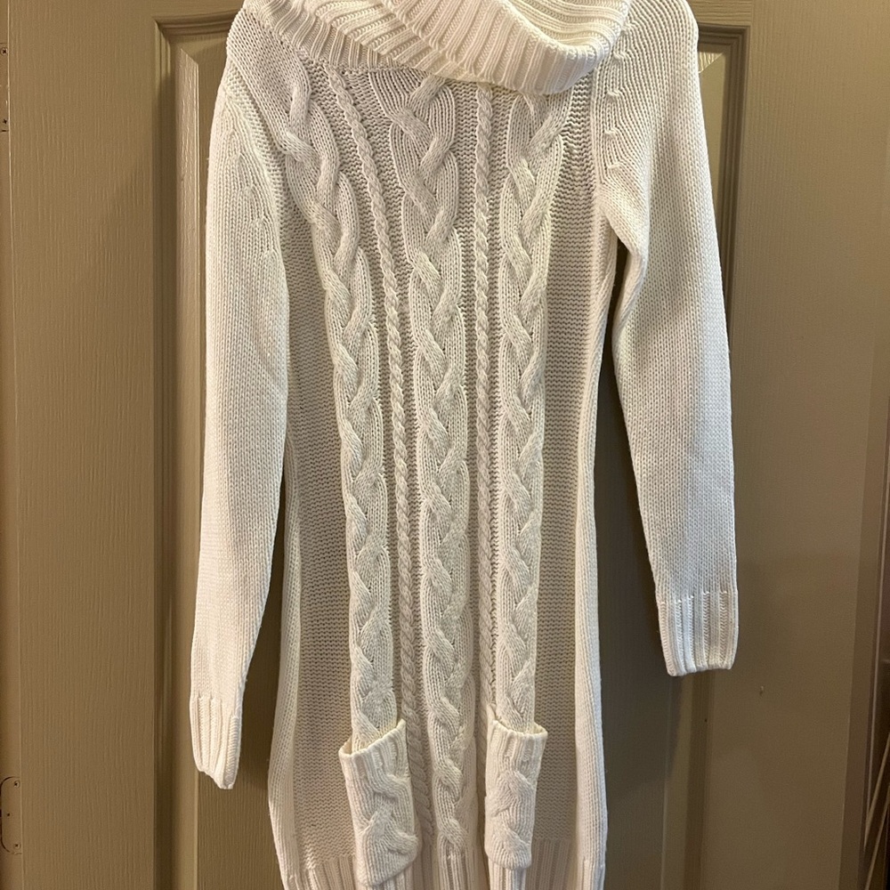VENUS Elegant White Cable Knit Dress
